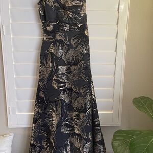 Carmen Marc Valvo Black One Shoulder Gown